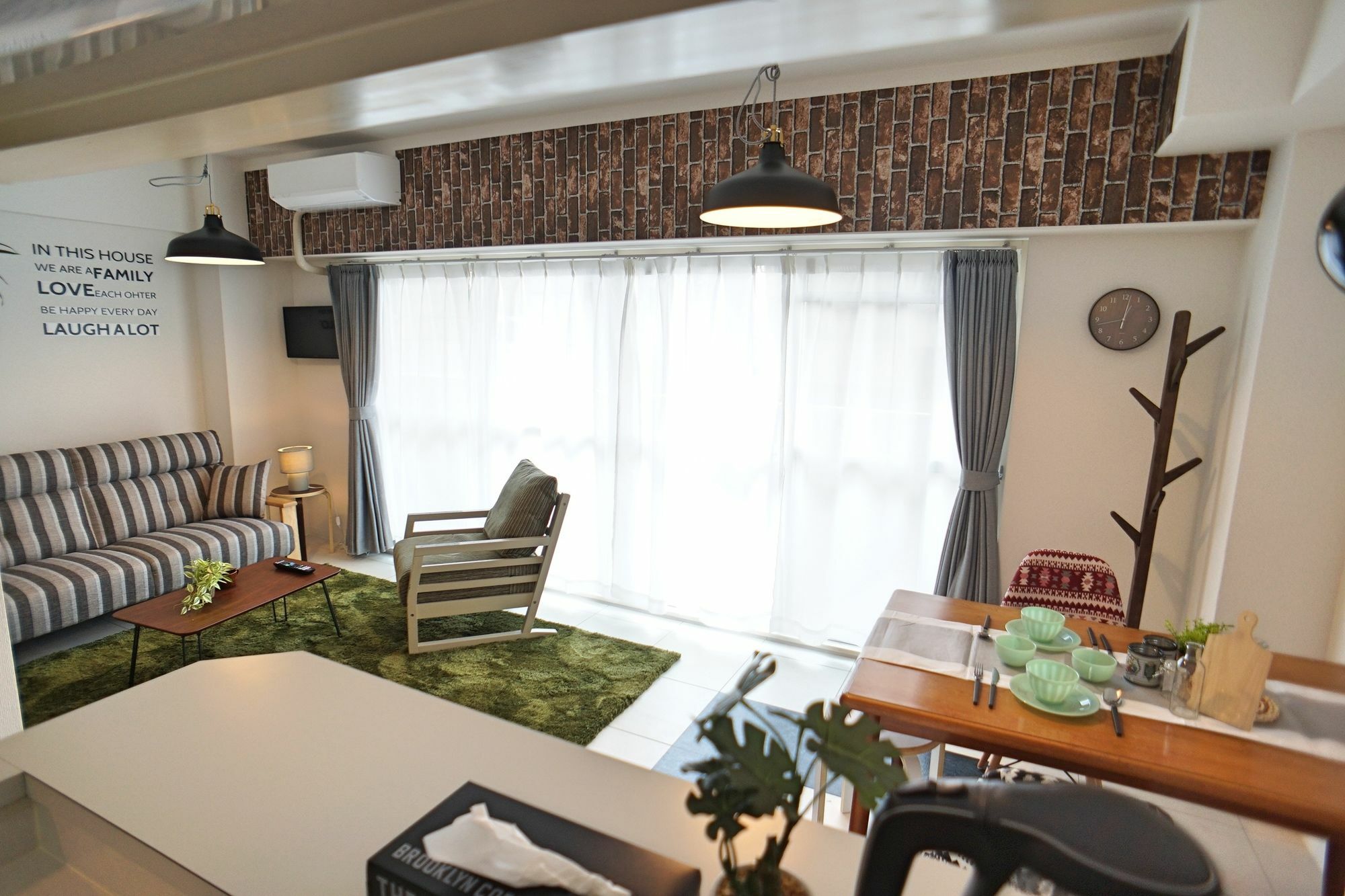 Million Apartment *